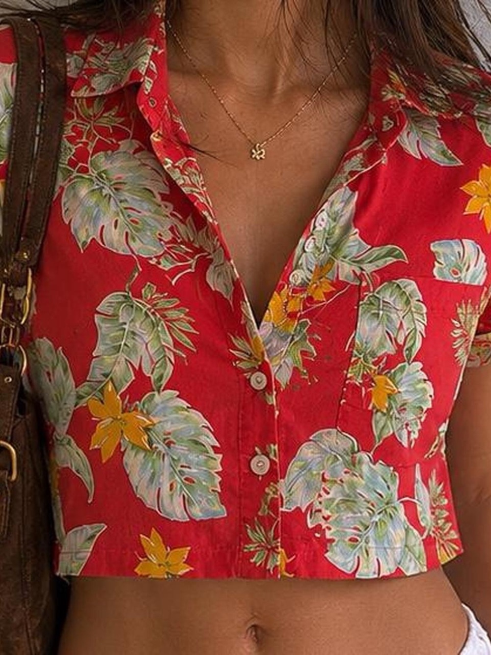 NWT Forever 21 Red Tropical Floral Hawaiian Button-Down Shirt - Picture 2 of 8